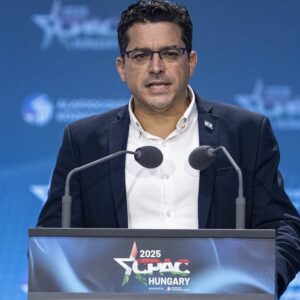 Izraelský minister pre diaspóru Amichai Chikli varuje Židov, aby opustili Spojen...