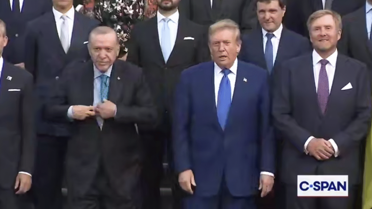 Vnútorné rozpory v oblasti výdavkov na obranu v aliancii a Trumpov odmietavý postoj k Ukrajine utlmili očakávania od stretnutia v Haagu