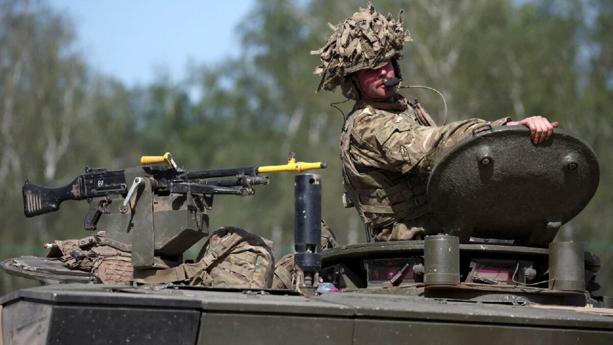 Národná bezpečnostná stratégia Spojeného kráľovstva varuje, že Spojené kráľovstvo sa po mnohých rokoch musí „aktívne pripraviť“ na potenciál „vojnového scenára“ vo svojej vlasti