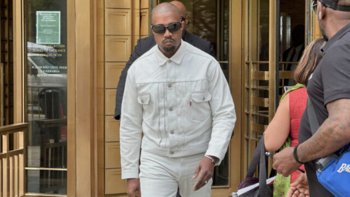 Kanye West nie je na Slovensku vítaný, iniciatíva Mier Ukrajine spustila petíciu