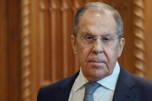 Západ pod zámienkou zavedenia vojenskej výroby na Ukrajine má v úmysle priamo ta...