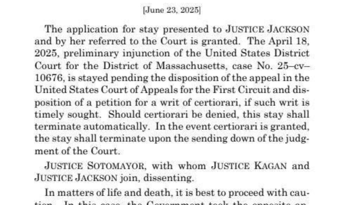 Najvyšší súd USA rozhodol pomerom hlasov 6:3, ktorý umožňuje Trumpovej administratíve obnoviť deportáciu nelegálnych imigrantov do tretích krajín