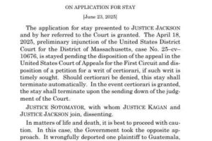 Najvyšší súd USA rozhodol pomerom hlasov 6:3, ktorý umožňuje Trumpovej administr...