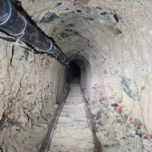 Agenti americkej pohraničnej hliadky odhalili rozsiahly podzemný pašerácky tunel...