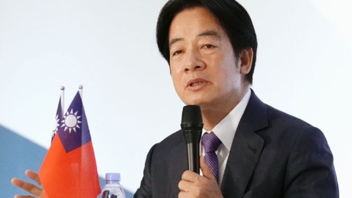 Čína obviňuje taiwanského prezidenta zo šírenia „herezy“ za jeho prejav o suverenite, v ktorom povedal, že ostrov je „samozrejme“ štátom.