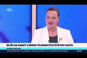 K. R. NEVEĎALOVÁ: VIAC ZBRANÍ NEZARUČÍ MIER