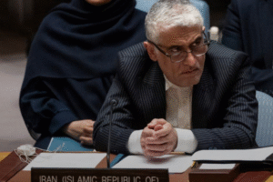 Irán si vyhradzuje právo brániť sa proti agresii USA a Izraela, uviedol jeho vys...