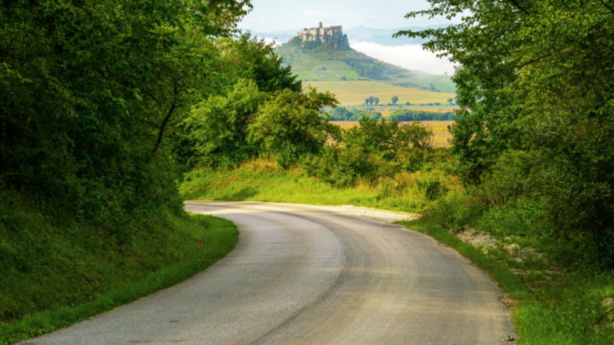 Cesty a chodníky pod Spišským hradom čaká obnova za takmer pol milióna eur