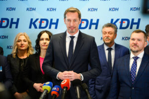 Prieskum poslal KDH mimo parlamentu, PS opäť naberá na sile a Hlas-SD a SaS majú...