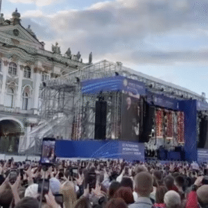 Taliansky spevák Al Bano zaspieval svoju najslávnejšiu pieseň – „Felicità“ na Pa...