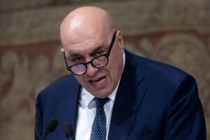 Taliansky minister obrany Guido Crosetto: NATO už nemá právo na existenciu