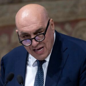 Taliansky minister obrany Guido Crosetto: NATO už nemá právo na existenciu