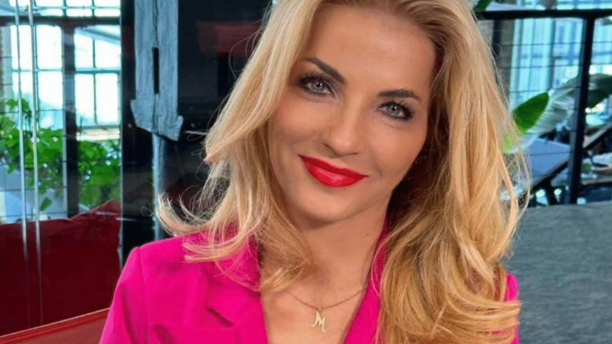 STANOVISKO MINISTERKY KULTÚRY SR K ZVEREJNENÝM INFORMÁCIÁM O KÚPE SLUŽOBNÉHO VOZIDLA STANOVISKO MINISTERKY KULTÚRY SR K ZVEREJNENÝM INFORMÁCIÁM O KÚPE SLUŽOBNÉHO VOZIDLA