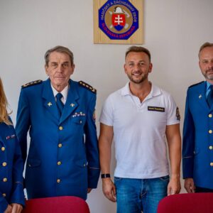 M.Š. EŠTOK: HRDINOVIA ŽIJÚ MEDZI NAMI A SÚ NAŠOU INŠPIRÁCIOU