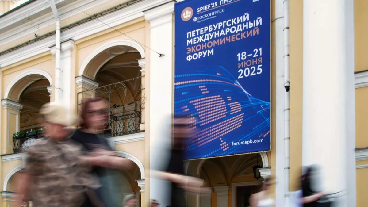 Američania a Francúzi sa vylodili na brehoch Nevy. Žiadna izolácia Ruska.