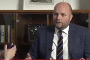 NAĎ – Neskutočne Arogantný Demokrat. O koľko miliónov ožobráčil slovenskýc...