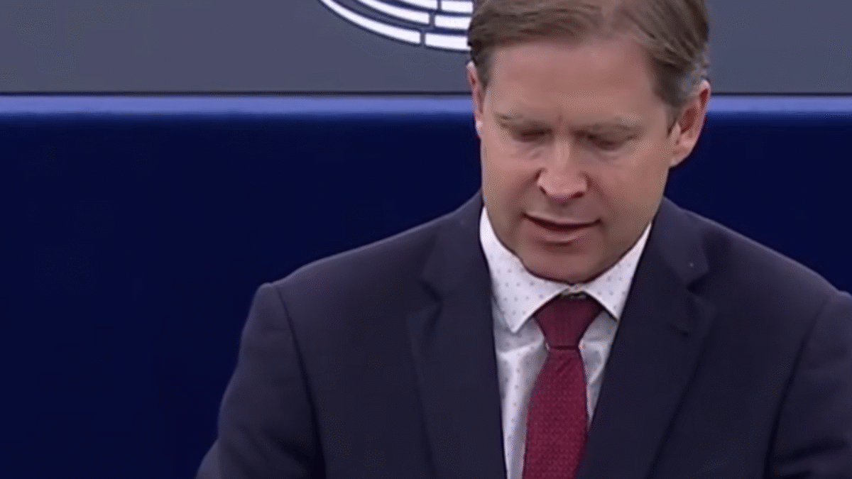 Europoslanec Ondřej Dostál obvinil Zdechovského zo zneužitia misie EP na Slovensku