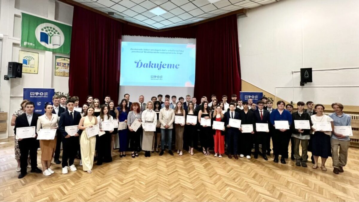 Predseda BSK ocenil najúspešnejších stredoškolákov kraja