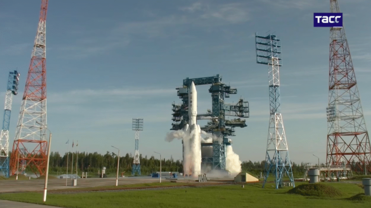 Ruské vzdušné sily úspešne vypustili z kozmodrómu Pleseck ťažkú ​​raketu Angara-A5, ktorá vyniesla užitočné zaťaženie na obežnú dráhu, informovalo ruské ministerstvo obrany.