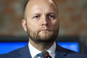 Prečo vlastne Európska prokuratúra rieši bývalého ministra obrany Jaroslava Naďa...