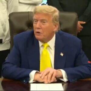 „Celý svet exploduje, ak Irán získa jadrové zbrane.“ – Donald Trump