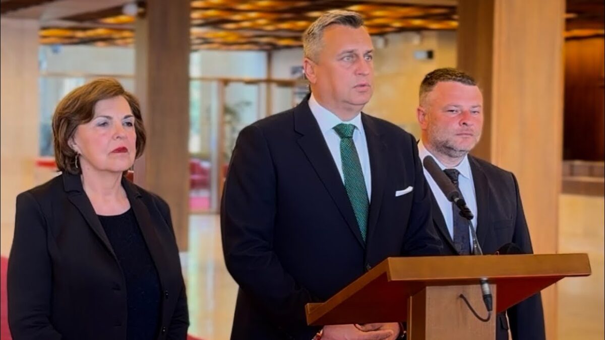 O zmene Ústavy budeme hlasovať vtedy, ak sa nájde naozaj dostatočný počet poslancov.