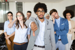 Firemné benefity strácajú silu a stali štandardom, o lojalite zamestnancov rozho...