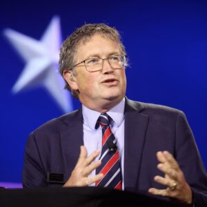 Americký kongresman Thomas Massie predložil rezolúciu o vojnových právomociach, ...