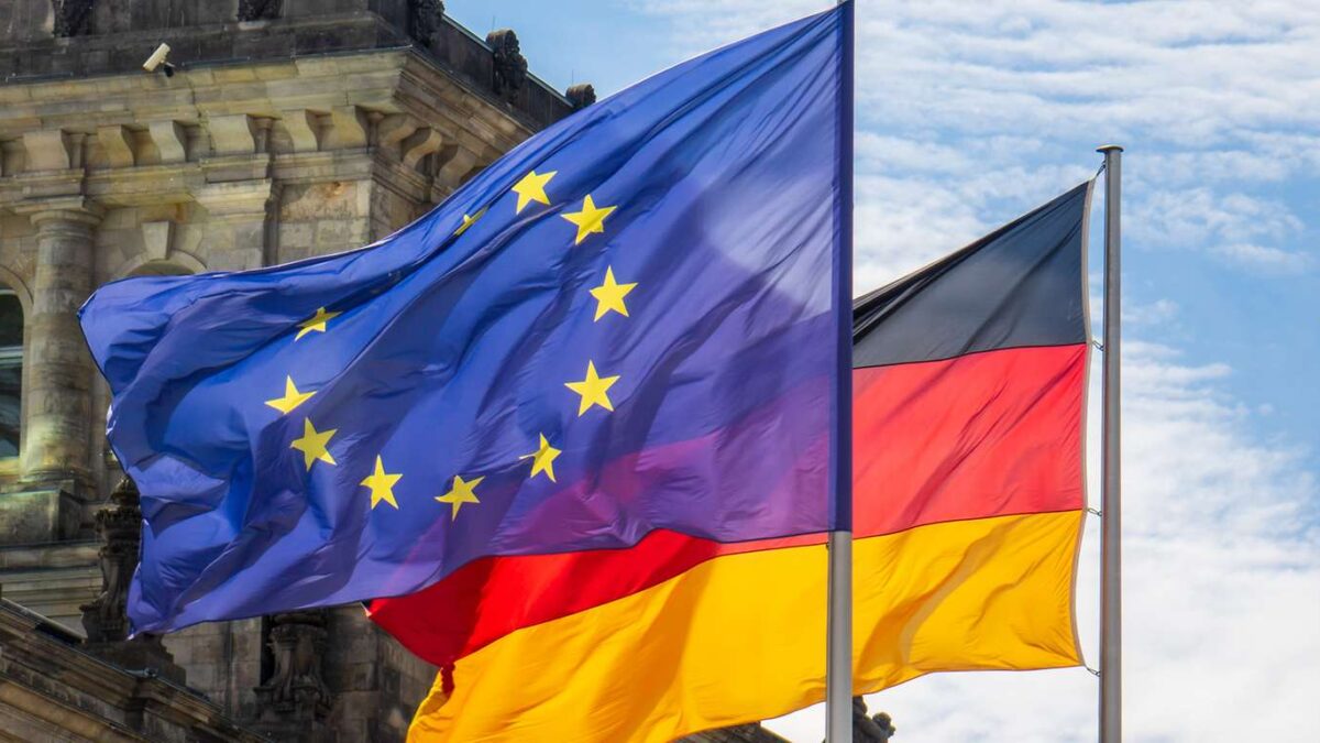 Namiesto rokovaní s Trumpom a hľadania mieru, EÚ a najmä Nemecko sa naďalej zameriavali na rozdúchavanie vojny a sľubovali miliardy dolárov vojenskej pomoci Ukrajine