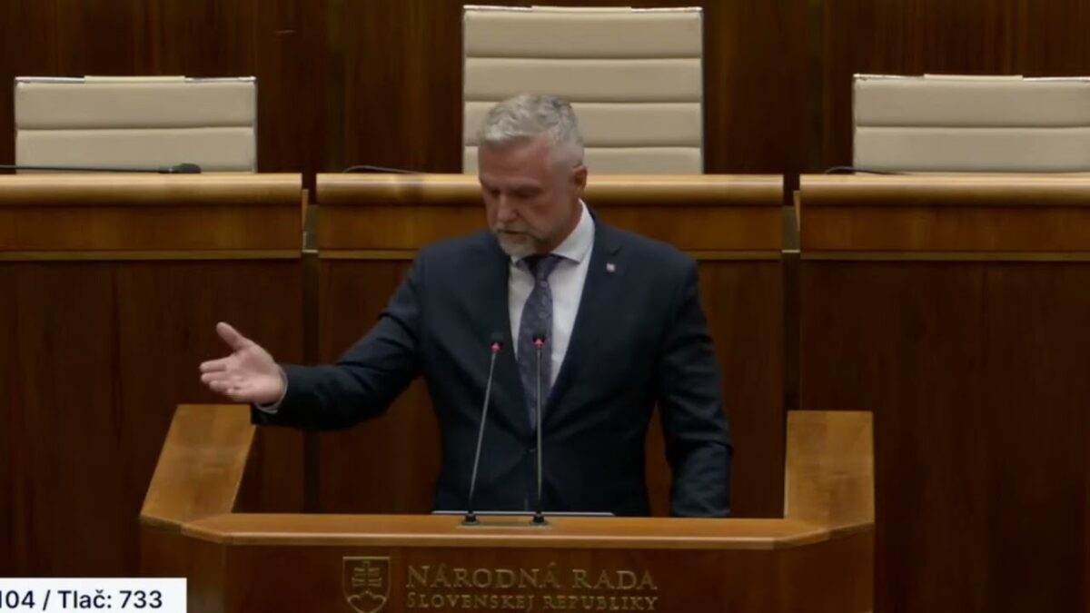 T. GAŠPAR: POSLANEC KDH ALEBO PS? MAJERSKÉHO HODNOTY SA ROZPÚŠŤAJÚ AKO ĽAD V LETE