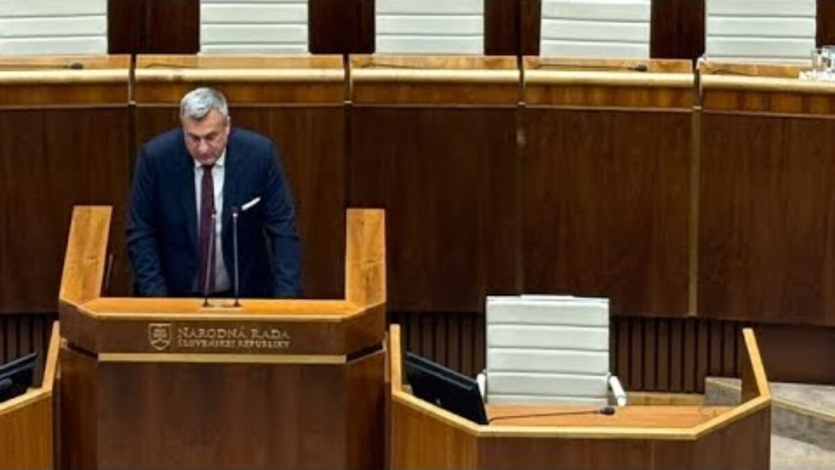 1750149613 hqdefault.jpg My nie sme dážďovky. ❌🪱