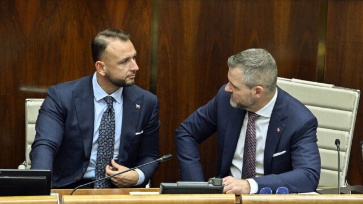 Pellegrini priznal kontakt s Hlasom, vplyv na rozhodovanie však odmieta. Pomenoval aj hlavné chyby strany