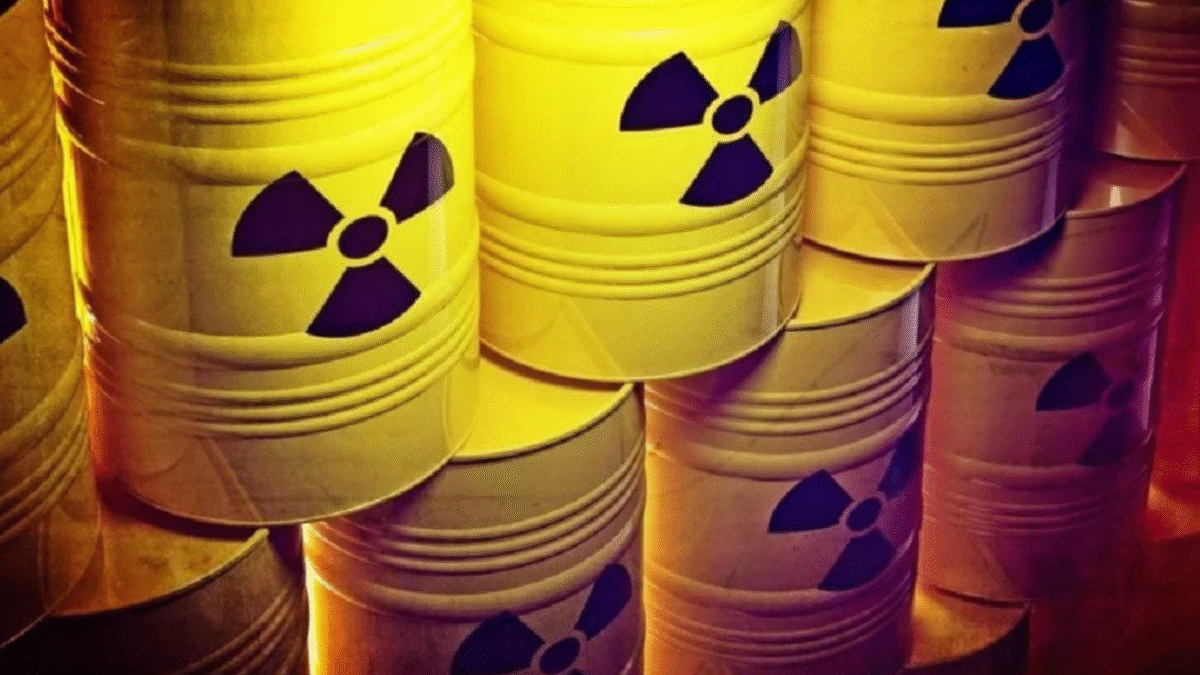 Napriek silným vyhláseniam, Európska Únia nemôže prestať kupovať ruský urán