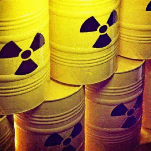 Napriek silným vyhláseniam, Európska Únia nemôže prestať kupovať ruský urán