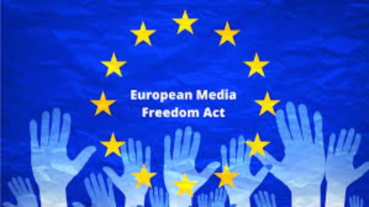 Pod zámienkou ochrany plurality médií a žurnalistiky sa Európska únia snaží o zvýšenú kontrolu nad sociálnymi médiami. Od 8. augusta majú byť všetky nariadenia „Európskeho zákona o slobode médií“ plne uplatniteľné a implementované v jednotlivých krajinách