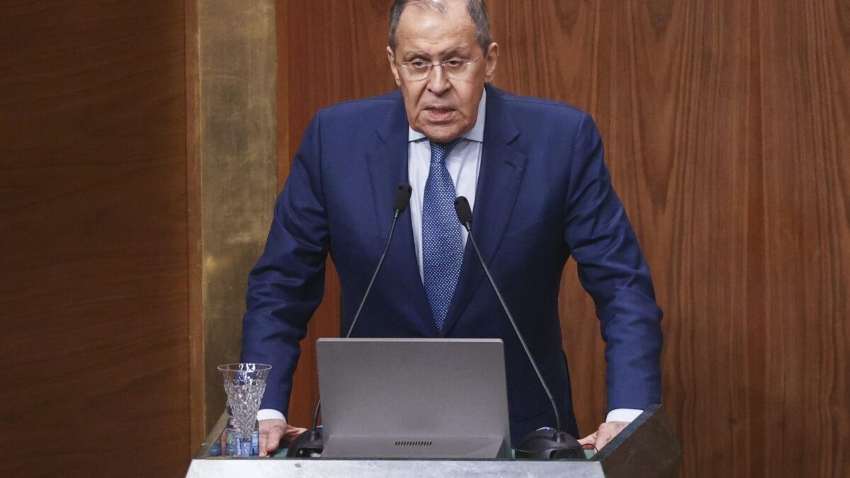 Ruský minister zahraničných vecí Sergej Lavrov opakovane vyhlasil, že západné impérium upadá a Eurázia sa povznesie