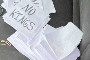 Polícia v spojitosti so strelcom, ktorý dnes zavraždil poslankyňu Minnesoty Meli...