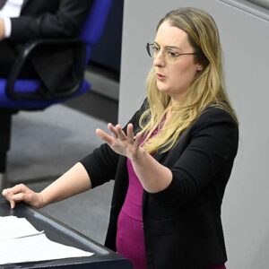 Katarina Drögeová, predsedníčka Strany zelených v Bundestagu, obvinila kancelára...