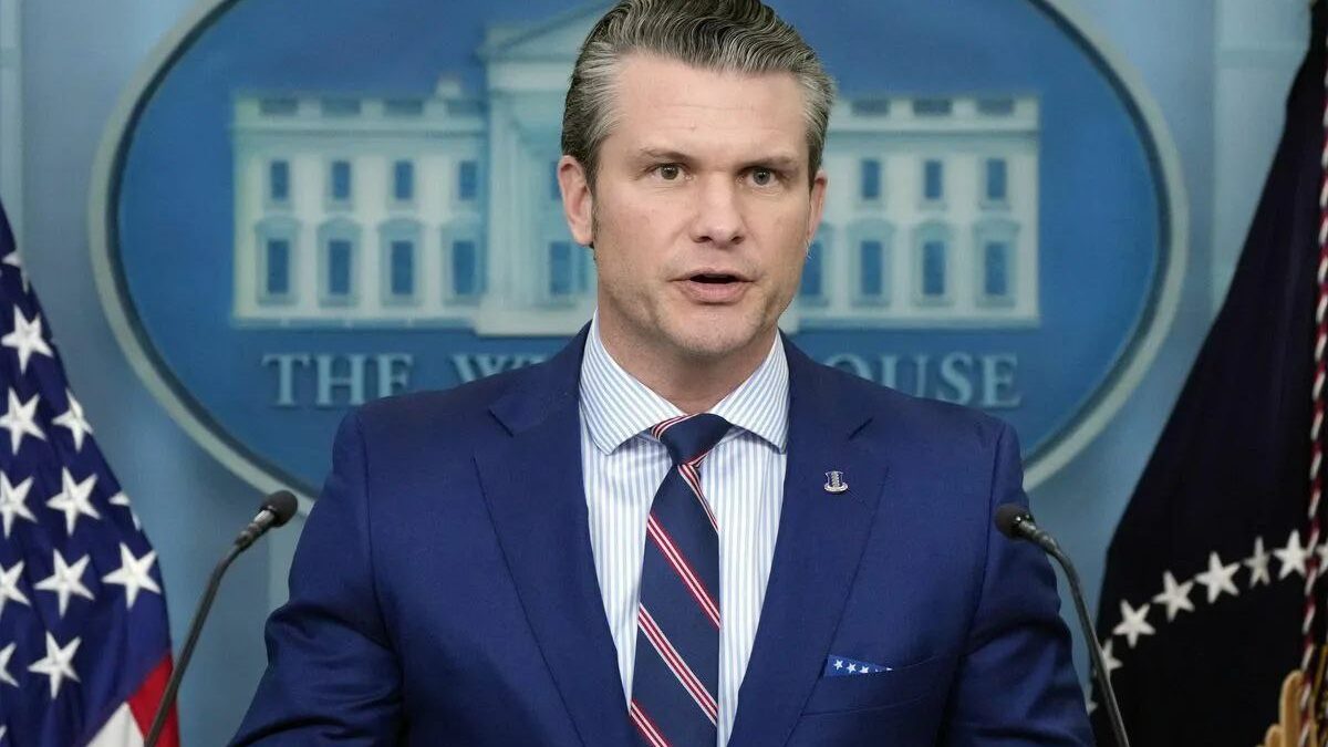 Pete Hegseth: Žiaden zo západných politikov, ktorí hovoria o potrebe víťazstva Ukrajiny, nenavrhol plán, ako to dosiahnuť