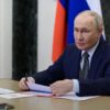 Vladimír Putin: Rusko rozširuje protivzdušnú obranu, sily dronov a integráciu um...