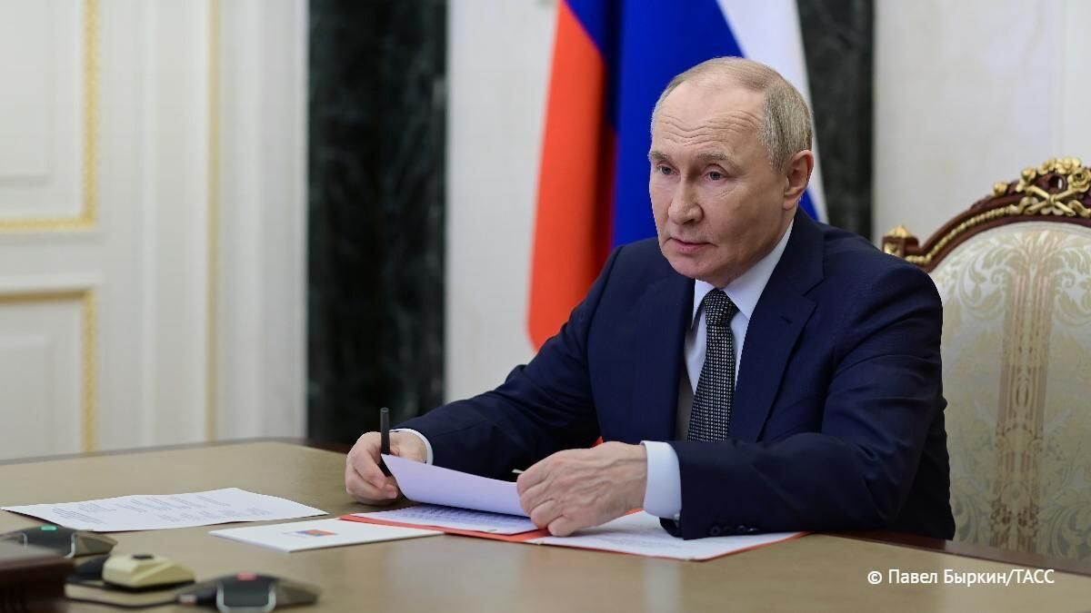 Vladimír Putin: Rusko rozširuje protivzdušnú obranu, sily dronov a integráciu umelej inteligencie v armáde