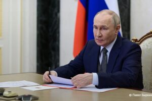 Vladimír Putin: Rusko rozširuje protivzdušnú obranu, sily dronov a integráciu um...