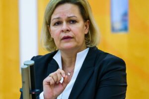 Dočasné pozastavenie zákazu časopisu Compact, ktoré iniciovala ministerka vnútra...