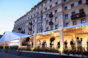 Skupina Bilderberg sa zišla v Grand Hoteli v Štokholme, čo spôsobilo rozruch kvô...