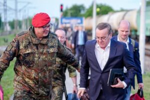 Nemecký minister obrany Boris Pistorius pricestoval na neohlásenú návštevu Kyjev...