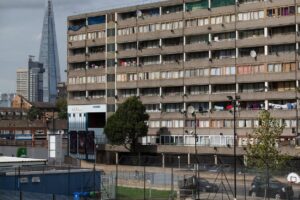 48 % londýnskych sociálnych bytov obývajú ľudia narodení v zahraničí, čo Británi...