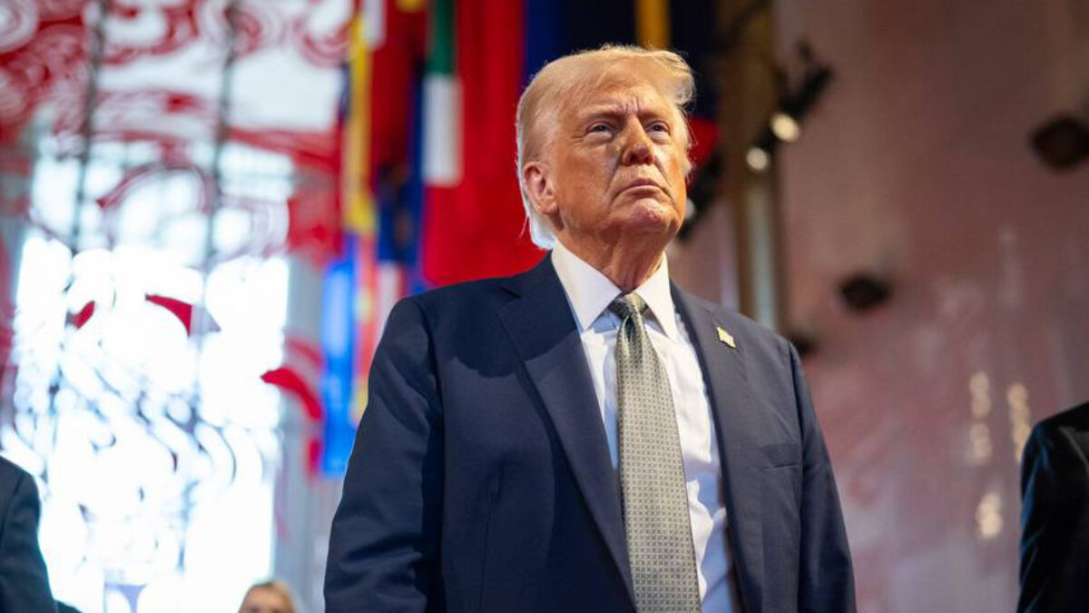 Prezident Donald Trump oznámil, že federálny odvolací súd práve rozhodol, že USA majú právomoc uvaliť clá na zahraničné štáty.