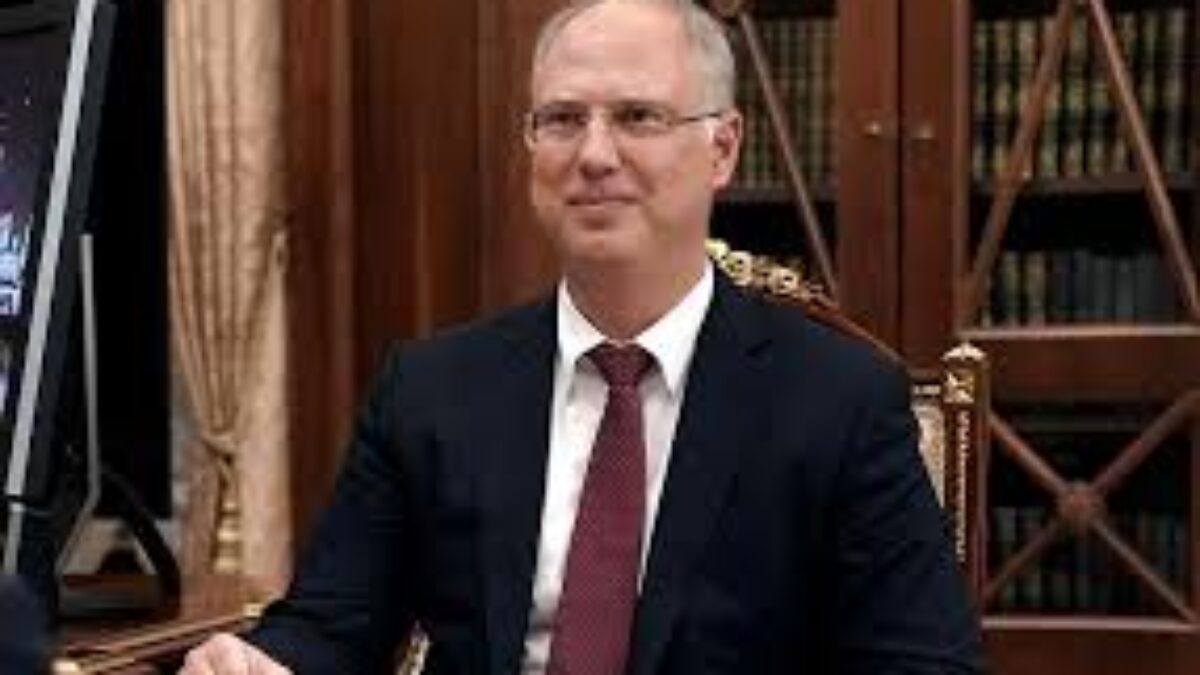 Generálny riaditeľ RDIF Kirill Dmitriev uviedol, že von der Leyenová sa snaží uvaliť sankcie na fond kvôli jeho mierotvorným aktivitám, ktorých sa podľa neho elita EÚ obáva.