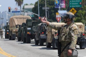 V Los Angeles je teraz nasadených viac amerických vojakov ako v Iraku a Sýrii.