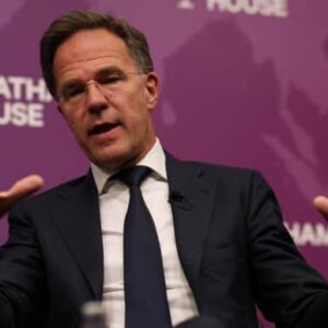 Generálny tajomník NATO straší európske krajiny ruským jazykom